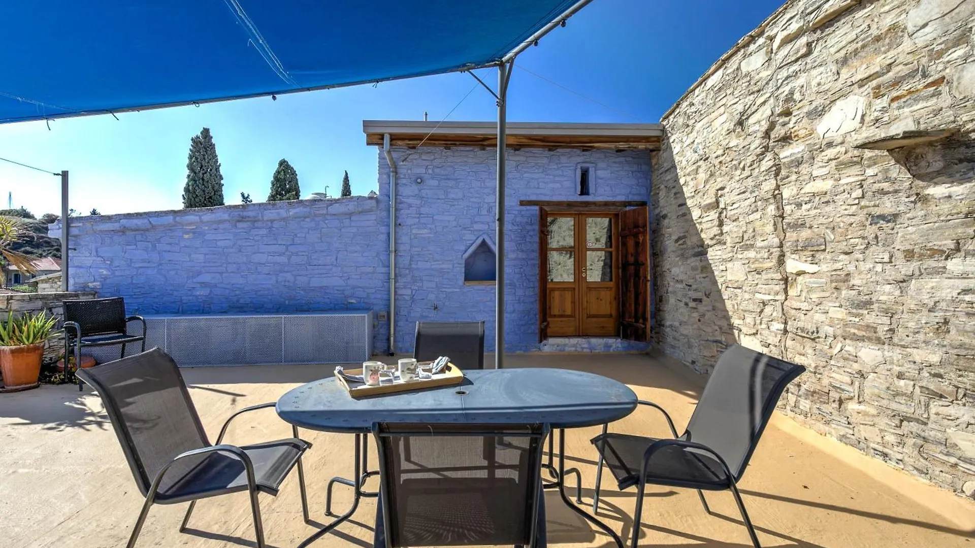 Blue Oak House Hotel Larnaca 0*, Kato Drys Cyprus