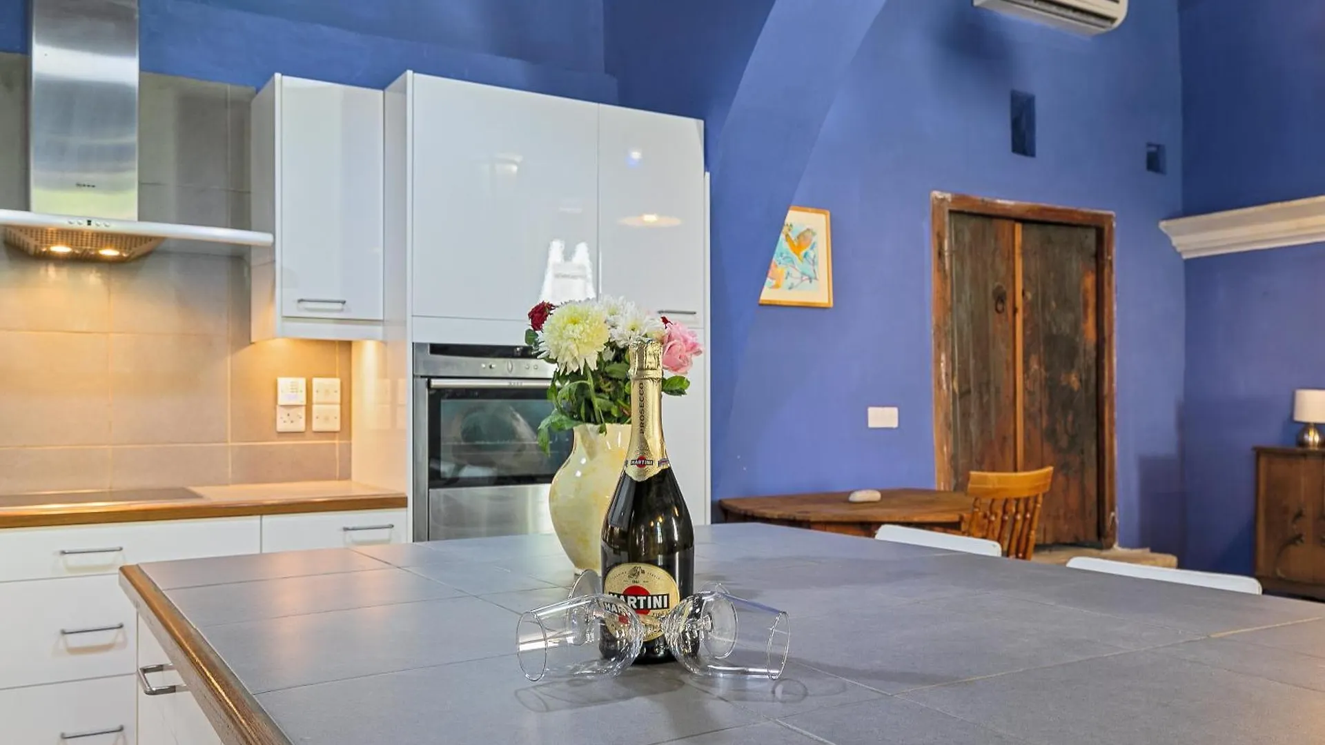 Blue Oak House Hotel Larnaca